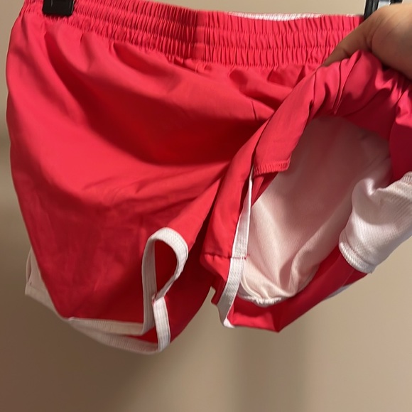 Lucy pink shorts size small - Picture 4 of 4